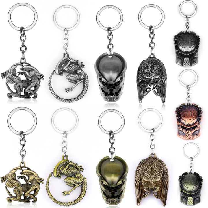 Movie Restore Scene Aliens Predator AVP Keychain Alien Queen Figure Cosplay Key Rings Men Key Accessories Gift