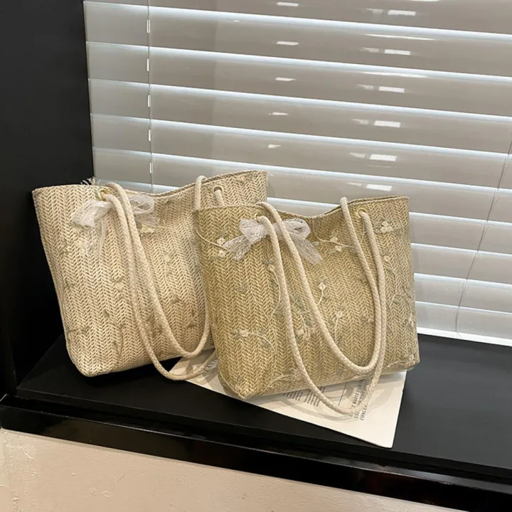 Fashion%20Woven%20Handbag%20Lightweight%20Summer%20All-Match%20Bucket%20Bag%20Luxury%20Portable%20Designer%20Handbag%20for%20Picnic%20Accessory%20Travel%20Essential%20Beach%20Gear%20Women's%20Fashion%20Versatile%20Carryall%20-%20Image%208