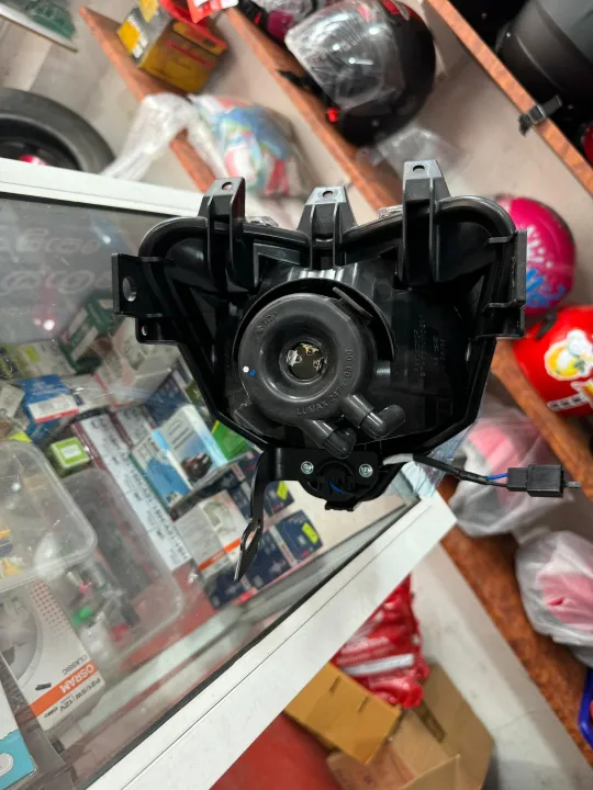 Yamaha%20Fz%20V2%20Headlight%20-%20Image%203