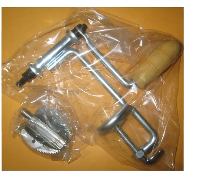 Odiris%20Manually%20Hand%20Operated%20Coconut%20Grater%20Scraper%20Shredder%20B5%20-%20Image%203