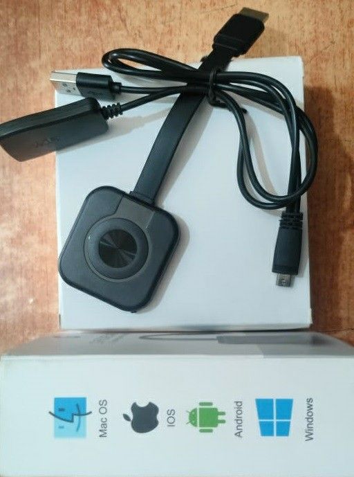 Chromecast%20Ultra%204K%20HDMI%20Media%20Streaming%20Player%20Plus%20Premium%20streaming%20device%20-%20Image%204