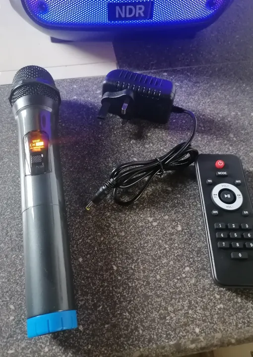 NDR%201095/Karaoke%20Speaker/Party%20Box/Bluetooth/Wireless%20Mic/JBL%20-%20Image%208