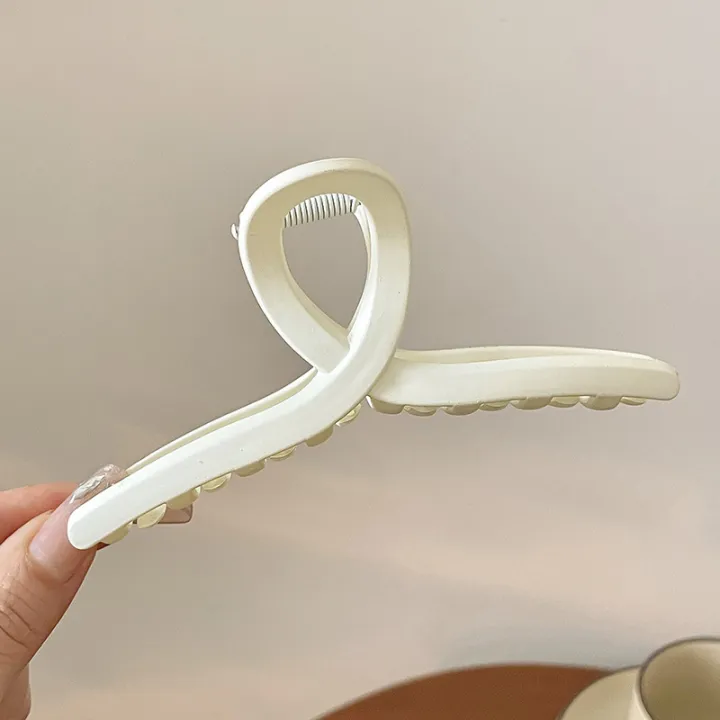 Matte%20Black%20Hair%20Clip%20For%20Women%20Fashion%20Elegant%20Hairgrips%20Large%20Hair%20Claw%20Clips%20Girls%20Hairpins%20Korean%20Style%20Hair%20Accessories%20Yao%20Store%20-%20Image%204