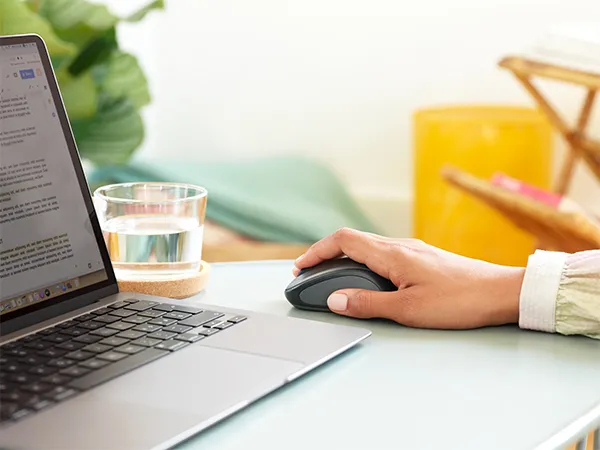 Logitech%20M325s%20Wireless%20Optical%20Ambidextrous%20Mouse%20-%20Image%208