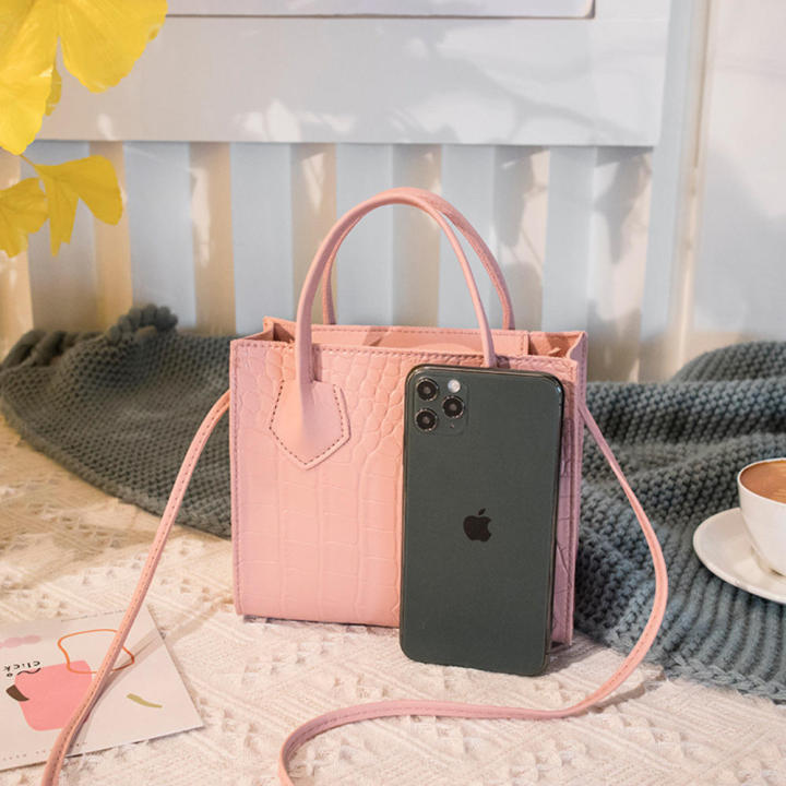 Women's%20Fashion%20Accessory%20Crossbody%20Bag%20Fashionable%20Bag%20Women's%20Handheld%20Bag%20Retro%20Handbag%20Small%20Design%20Bag%20-%20Image%202