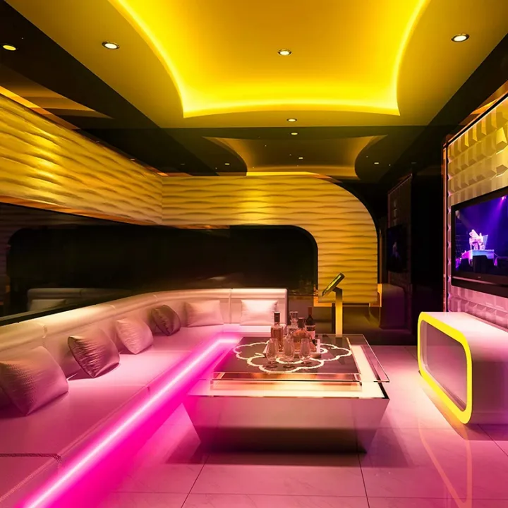 20M%20RGB%20LED%20Strip%20Light%203528%201200LEDs%20Flexible%20LED%20Light%20Strip%20with%2044%20Key%20Remote%20for%20Bedroom%20Halloween%20Christmas%20-%20Image%203