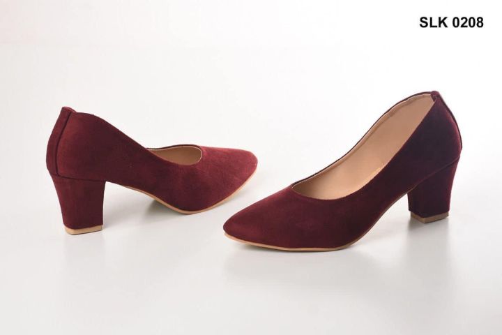 Women%E2%80%99s%20Black%20Block%20Heel%20Pumps%20-%20Image%204