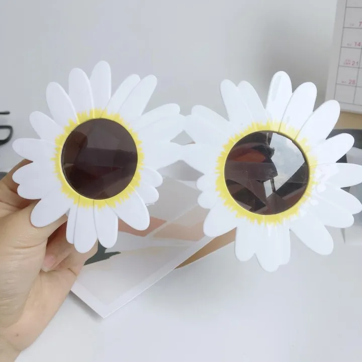 %E3%80%90HOT%E3%80%91%20Sun%20Flower%20Daisy%20Shape%20Sunglasses%20Funny%20Glasses%20Party%20Gathering%20Picnic%20Photograph%20Sunglasses%20Party%20Decoration%20Props%20Supplie%20-%20Image%204