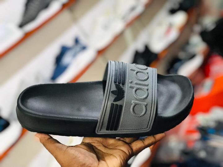 GRAY%20COLUR%20NICE%20UNISEX%20SLIPPER%20-%20Image%202