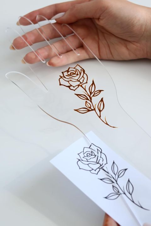 Acrylic%20Hand%20for%20Mehndi%20Practice%20-%20Image%207