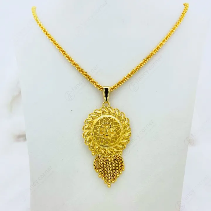 Gold%20Plated%20Massi%20Link%20Chain%20with%20Circle%20Pattern%20Artistic%20Pendant%20Round%20eye%20catching%20rare%20chain%20pendent%20Women%20High%20Quality%20Plated%20Stainless%20Steel%20Jewelery%20FC-WCP%20-%20Image%202