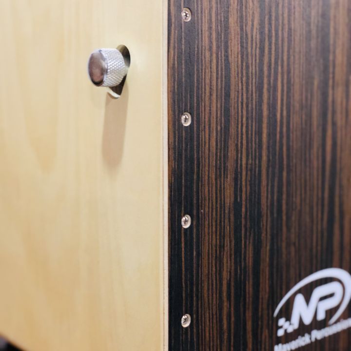 MP%20%20Adjustable%20Cajon%20box%20with%20padded%20Bag%20Maverick%20Percussion%20Adjustable%20Snare%20Wire%20Cajon%20Box%20Drum%20with%20Padded%20Gig%20Bag%20and%20padded%20foam%20seat%20-%20Natural%20Faceplate,%2019"x12"x11"%20MP%20Cajon%20-%20Image%202