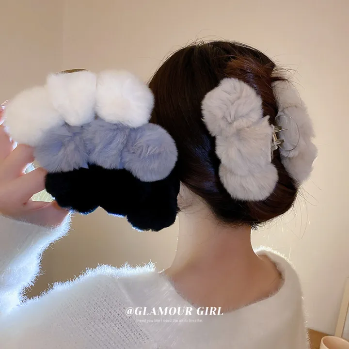 TS South Korea ins cute plush ball grab clip 2023 autumn and winter new shark clip oversized hairpin hair accessories wholesale
