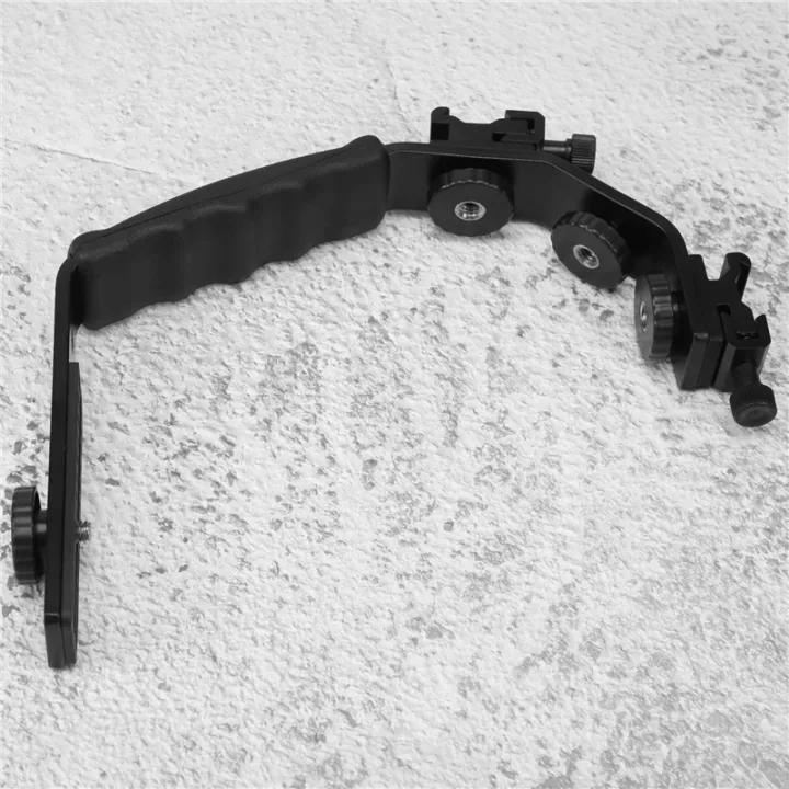 Camera%20L%20Bracket%20Mount%20Video%20Grip%20L-Bracket%20Dual%20Flash%20Cold%20Shoe%20Mount%201/4%20inch%20Tripod%20Screw,%20Heavy%20Duty%20Padded%20Hand%20Grip%20Dslr%20Camera%20Camcorder%20(Updated)%20-%20Image%207