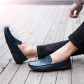 【ZIME】Men's Leather Casual Shoes Outdoor Fashion Men Loafers Spring Autumn Cow Leather Loafers Soft Comfortable Male Business shoes. 