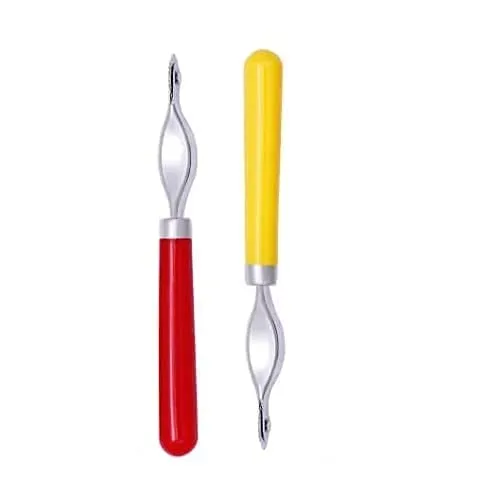 Tracer%20Tracing%20Wheel%20-%20Tailor%20Stitch%20Marker%20Sewing%20Tool%20with%20Wooden%20/%20Plastic%20Handle%20-%20Image%203