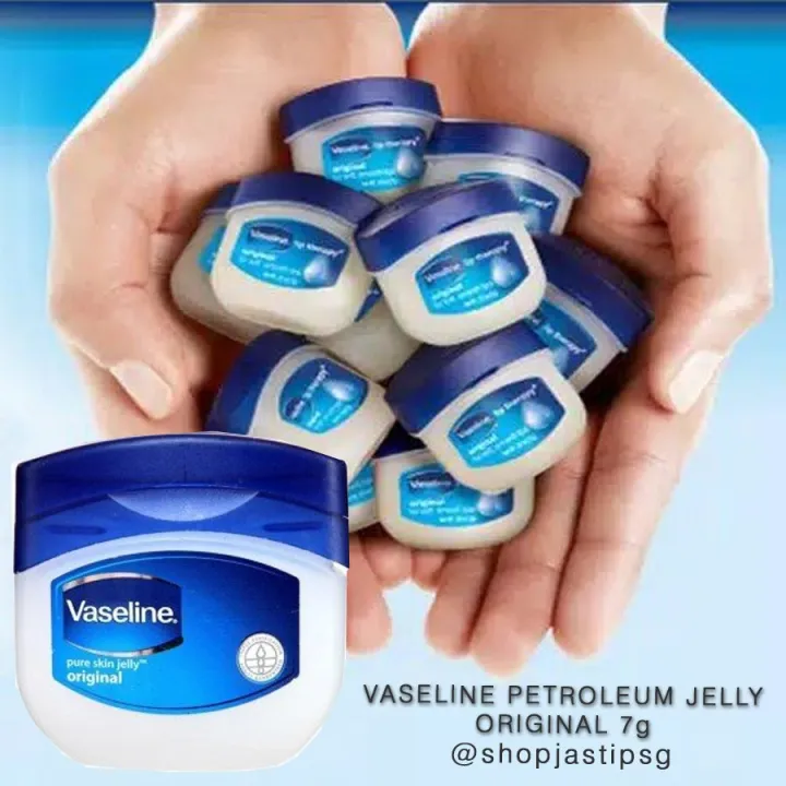 Vaseline%C2%AE%20Lip%20Therapy%20Original_%20Mini%20for%20Soft%20Smooth%20Lips%20(vlto)%20-%20Image%207