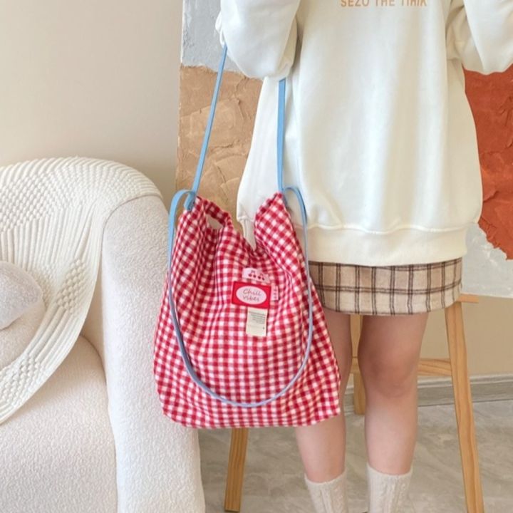 Portable%20Cherry%20Red%20Grid%20Crossbody%20Bag%20Large%20Capacity%20Fresh%20Color%20Woolen%20Shoulder%20Bag%20Magnetic%20Buckle%20Women%20Handbag%20Student%20-%20Image%202