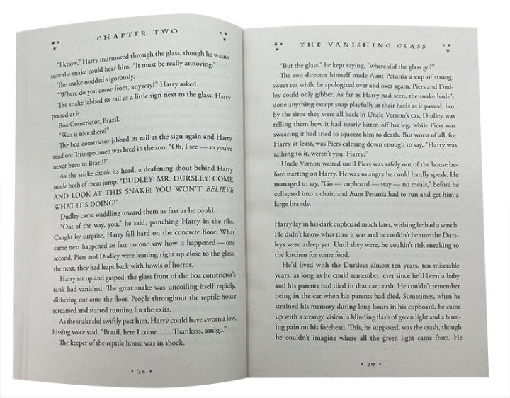 Harry%20Potter%20and%20the%20Sorcerer's%20Stone%20(Harry%20Potter,%20Book%201)%20Paperback%20by%20J.%20K.%20Rowling%20-%20Image%203