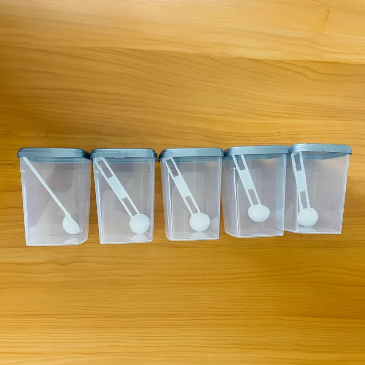 5%20Pieces%20Visual%20Kitchen%20Spicy%20Containers%20With%20SILVER%20Lid%20SQUARE%20SHAPE%20LARGE%20TUB%20Set%20Transparent%20Plastic%20Spice%20Bottles%20Jar%20with%20Spoon%20set%20-%20Image%202