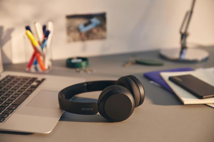 Sony%20WH-CH%20520%20Wireless%20On-Ear%20Headset%20with%20Microphone%20%7CBigbozz.lk.lk%20-%20Image%202