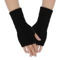 Knitted Wrist Arm Mittens Classic Winter Warm Fingerless Ladies Gloves Finger Fingerless Gloves for Women. 