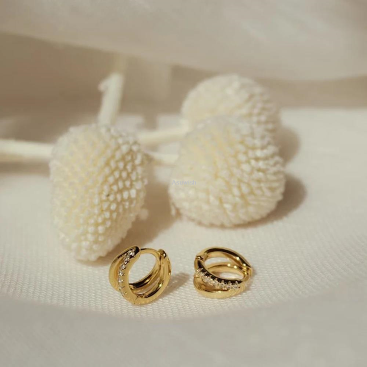 Asuwish%20Dainty%20Tiny%20Layered%20Gold%20Plated%20Copper%20Metal%20Paved%20CZ%20Huggie%20HooLuxury%20p%20Earrings%20for%20Women%20Girls%20Luxury%20Elegant%20Catilage%20Hoops%20Jewelry%20-%20Image%205