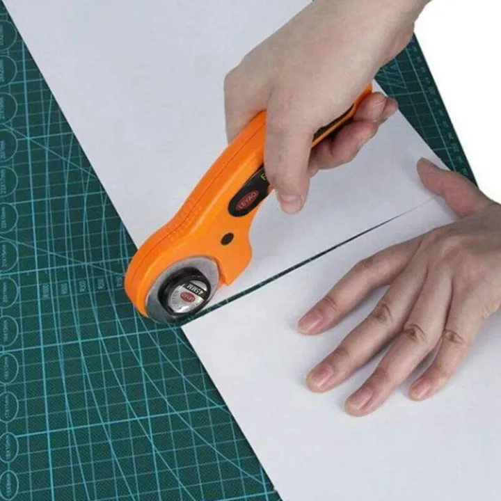 2X%2045mm%20Rotary%20Cutter%20Sewing%20with%205PCS%2045mm%20Blades%20Round%20Cloth%20Guiding%20Cutting%20Machine%20Quilting%20Fabric%20Craft%20Tool%20Kit%20-%20Image%208