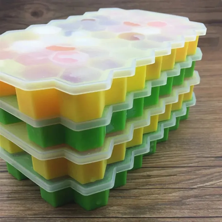 Honeycomb%20Ice%20Cube%20Tray,%2037%20Lattice%20Food%20Grade%20Silicone%20Ice%20Cube%20Maker%20Mould%20with%20Lids%20Easily%20Removable%20Ice%20Tray%20Mould%20for%20Ice%20Cream%20Party%20Cold%20Drink%20-%20Image%207