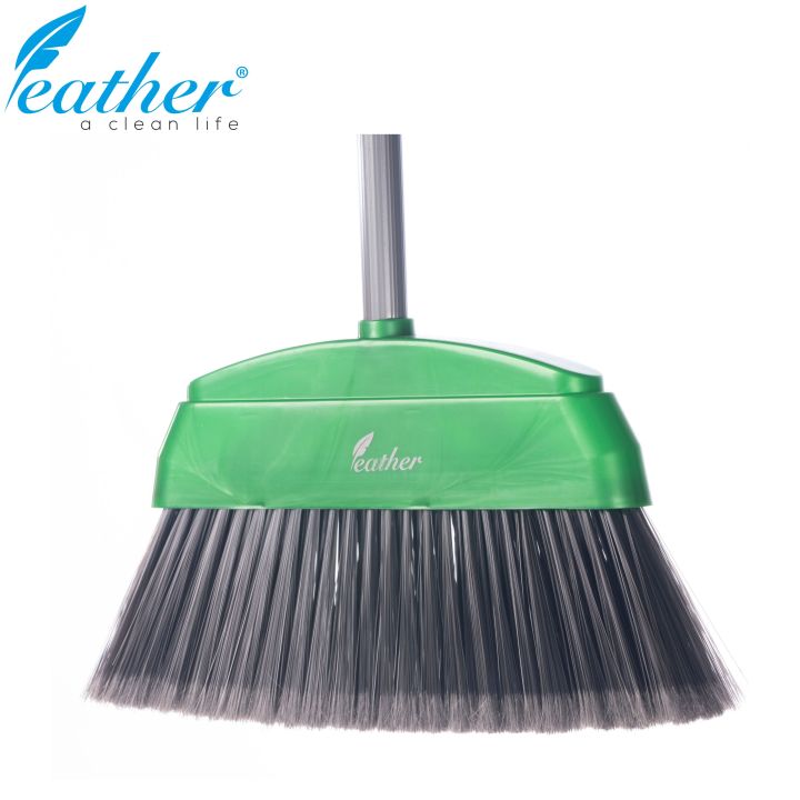 INDOOR%20BROOM%20MONARA%20WITH%20120CM%20PLASTIC%20COATED%20METAL%20HANDLE%20-%20FEATHER%20BRAND%20-%20Image%2010
