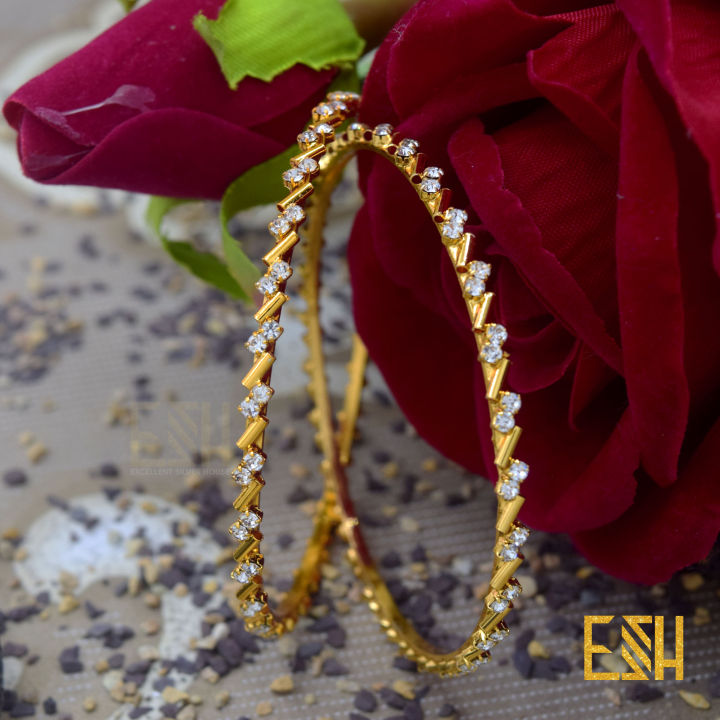 Gold%20Plated%20Zigzag%20Bangles%20with%20Stone%20for%20Women%20Fashion%20Jewelry%20Gift%20items%20for%20girls%20-%20Image%202