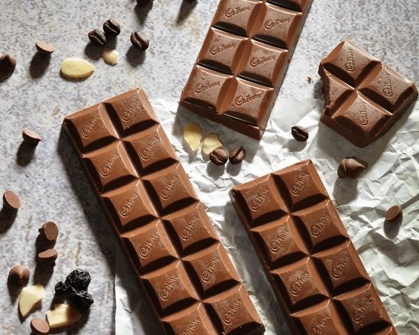 Cadbury%20Dairy%20Milk%20Fruit%20&%20Nut%20Chocolate%20-%20130G%20#FM%20-%20Image%203