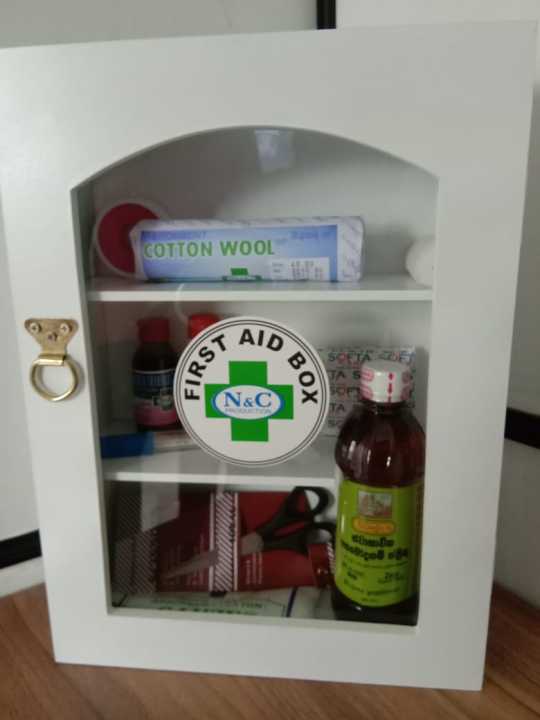 First%20Aid%20Box%20-%20%20Wood%20&%20Glass%20Large%20with%20medicine%20-%20Image%203
