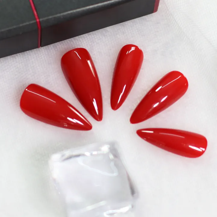 Stiletto%20Mirror%20Red%20Light%20Gossy%20Red%20Color%20Fingernails%20Sharp%20Nails%20Art%20Medium%20Size%20Wholesale%20Manicure%20Full%20Cover%20With%20Tabs%20-%20Image%205