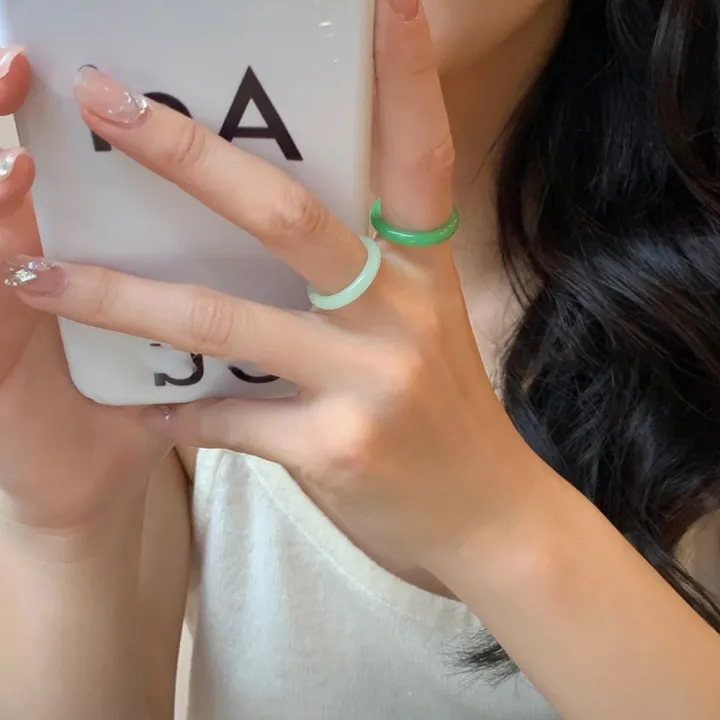 Simple%20Elegant%20Jewelry%20Circle%20Shape%20Acrylic%20Acetic%20Acid%20Finger%20Ring%20Jade%20Colourful%20Plastic%20Resin%20Rings%20-%20Image%202