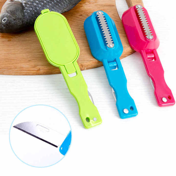2%20In%201%20Plastic%20Fishing%20Scale%20Brush%20Built-in%20Fish%20Cutter%20Fish%20Skin%20Brush%20-%20Image%205