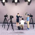 1:64 Figure Interview Photography Scene Movie Character for Train Railways Dioramas, S Scale. 