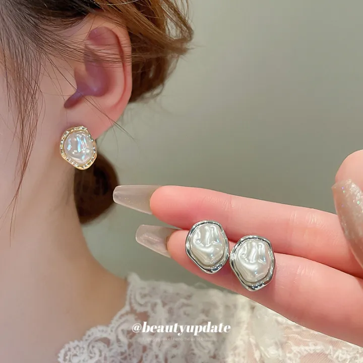 Silver%20Needle%20Irregular%20Baroque%20Pearl%20Stud%20Earrings%20French%20Temperament%20Entry%20High-Grade%20Earrings%20Niche%20Vintage%20Earrings%20Women%20-%20Image%204