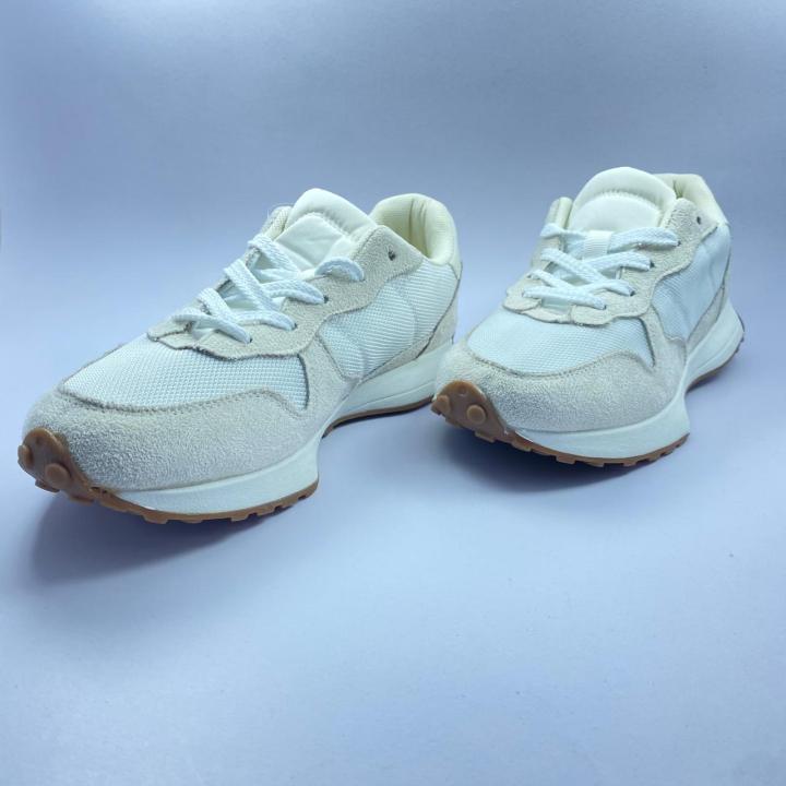 Fashionable%20Sneakers%20-%20Image%203