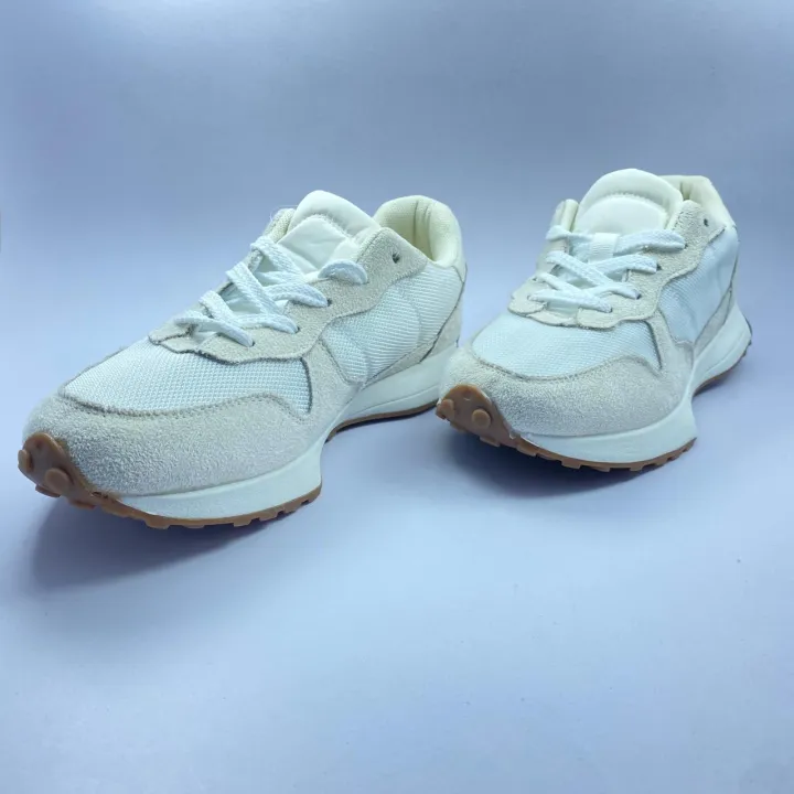 Fashionable%20Sneakers%20-%20Image%203