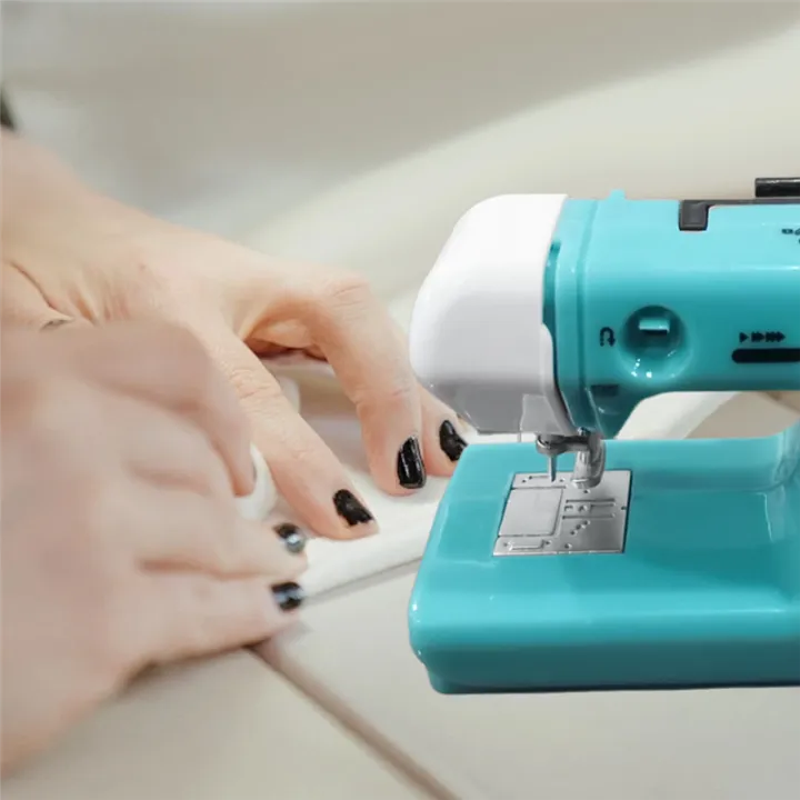 %E3%80%90Exclusive%20Limited%20Edition%E3%80%91%20Portable%20Sewing%20Machine%20Plastics%20Pink/Blue/Red%20Home%20Sewing%20Accessories%20Household%20Crafting%20Mini%20Electric%20Sewing%20Machine%20C-Please%20note%20that%20it%20is%20only%20a%20mini%20toy!!!%20-%20Image%206