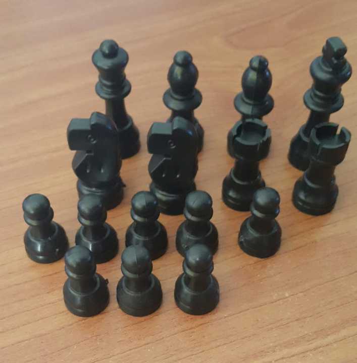 Chess Coin 1 Pac 32 Pcs ( Black And White )