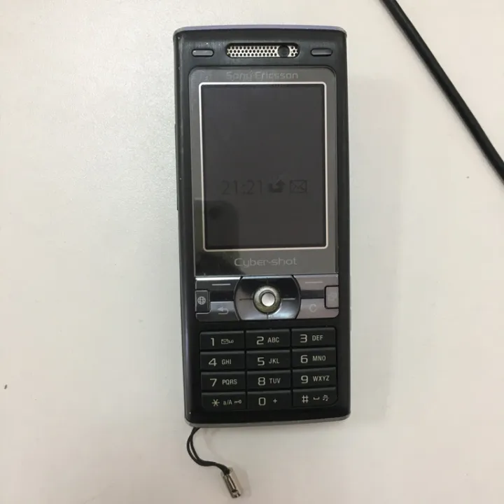 K800i%20Sony%20Ericsson%20Vintage%20Mobile%20%20Mint%20Condition%20-%20Image%202