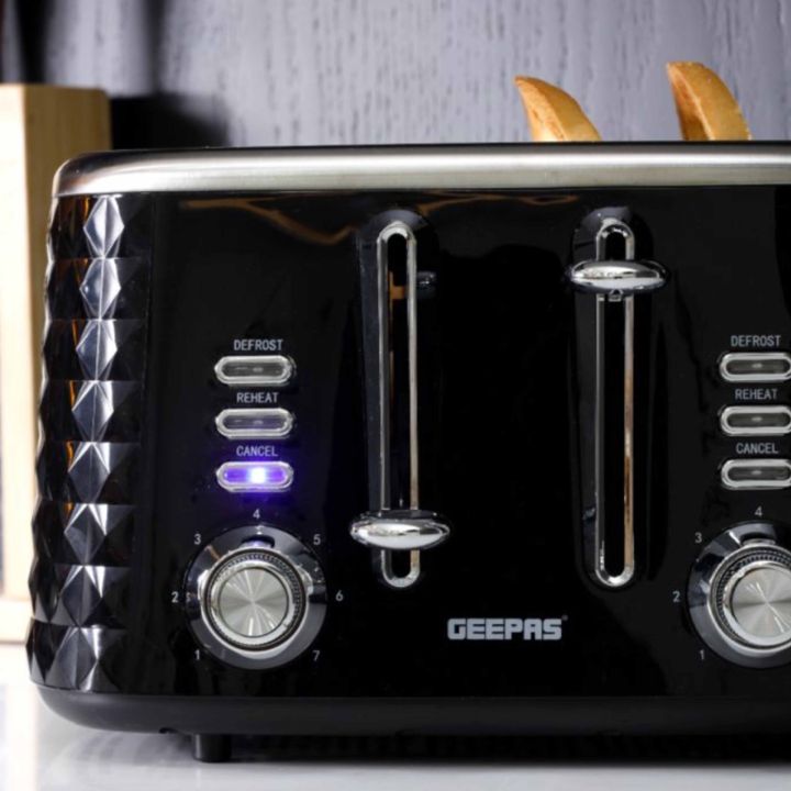 Geepas%204%20Slice%20Bread%20Toaster%20-%20Adjustable%207%20Browning%20Control%204%20Slice%20Pop-Up%20Toaster%20With%20Removable%20Crumb%20Collection%20Tray,%20Self-Centering%20%7C%20Cancel,%20Defrost%20&%20Reheat%20%7C%20Perfect%20Sandwiches,%20Toast%20&%20More%20-%20Image%205