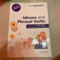 Oxford Word Skills Intermediate Idioms and Phrasal Verbs Student's Book with Key. 