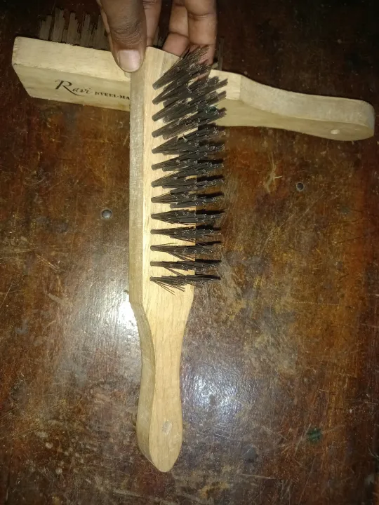 Hayleys%20-%20Ravi%20Steel%20Wire%20Brush%205%20Row%20for%20Wood,%20Wall%20&%20Metal.%20-%20Image%203