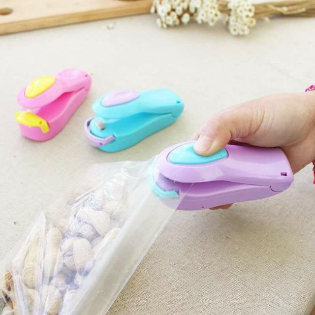 Portable%20Mini%20Heat%20Sealing%20Machine%20Impulse%20Sealer%20Seal%20Packing%20-%20Image%203