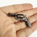 1/12 Dollhouse Mini Revolver Shooting Toy Dollhouse Figurines Soldier Scene Decoration Accessories Dolls House Photo Props. 