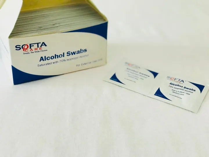 Alcohol%20Swabs%20100pcs%20Pack%20-%20Image%204