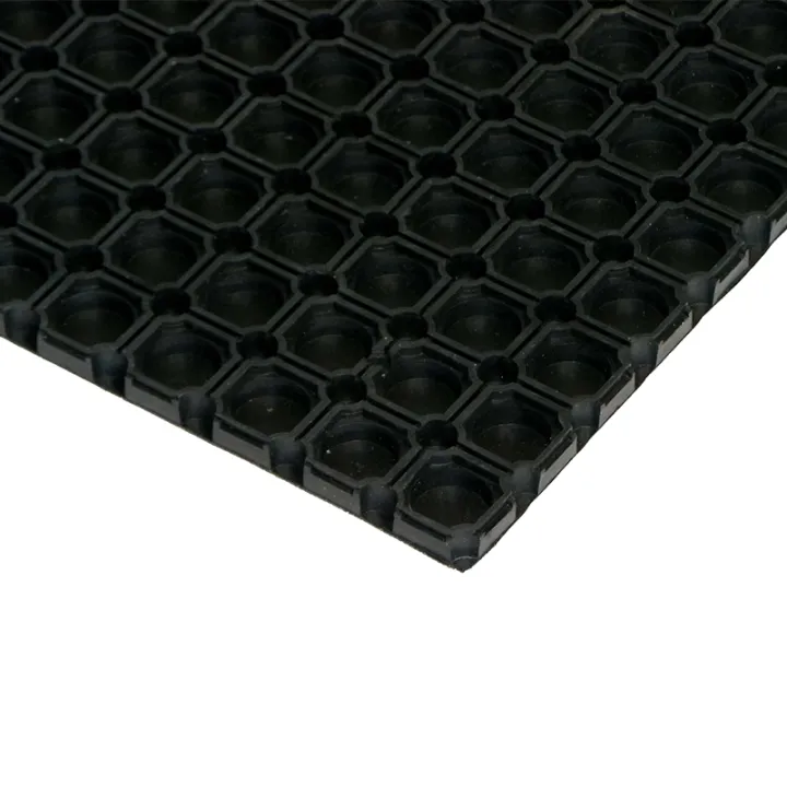 Black%20Rubber%20Carpet%20for%20Industrial%20and%20Domestic%20Purposes%20-%20Image%203